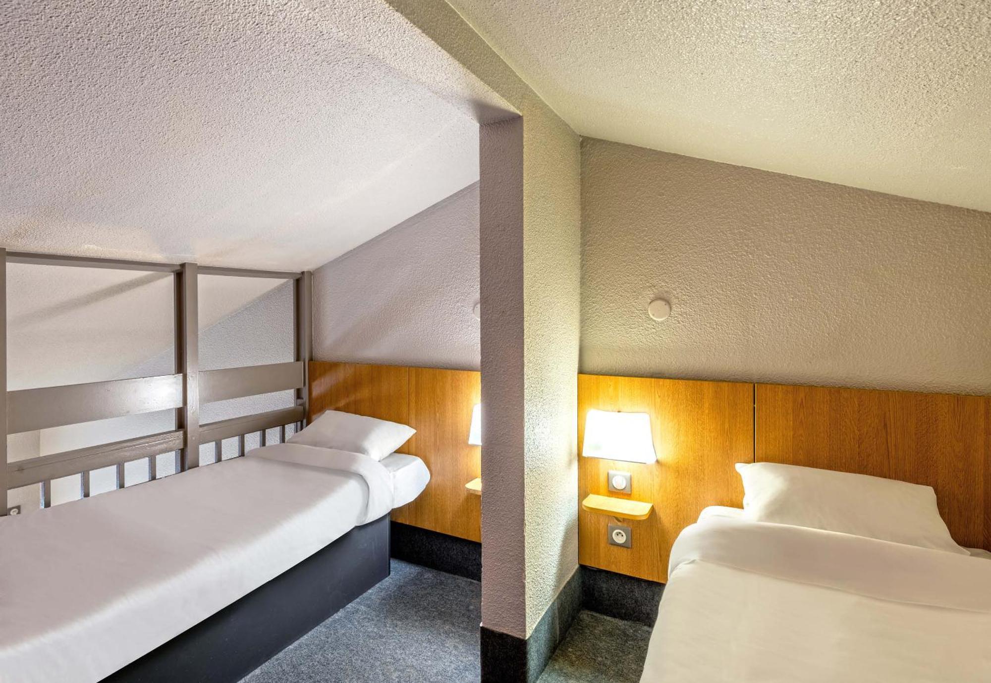 B&B Hotel Brest Kergaradec Aeroport Гуэну Экстерьер фото